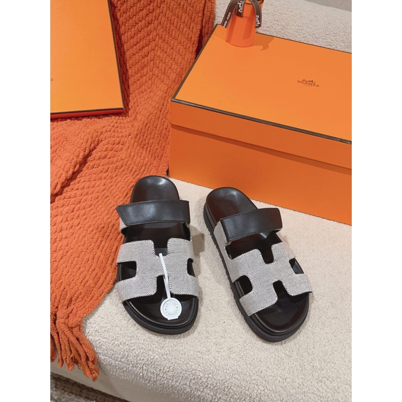 H**mes slippers